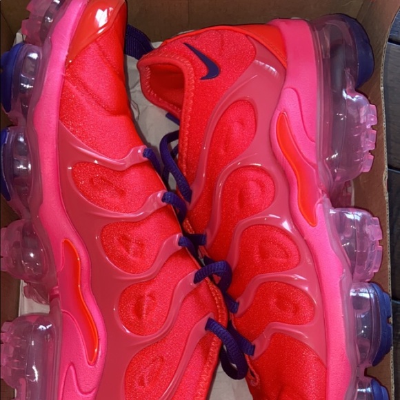 size 9 womens vapormax plus